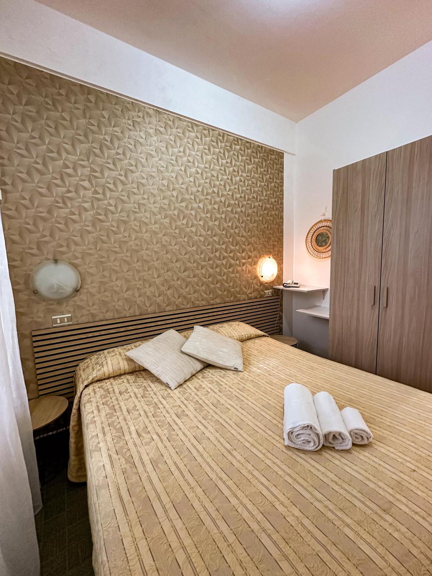 Hotel Re Leone Rimini Exterior photo