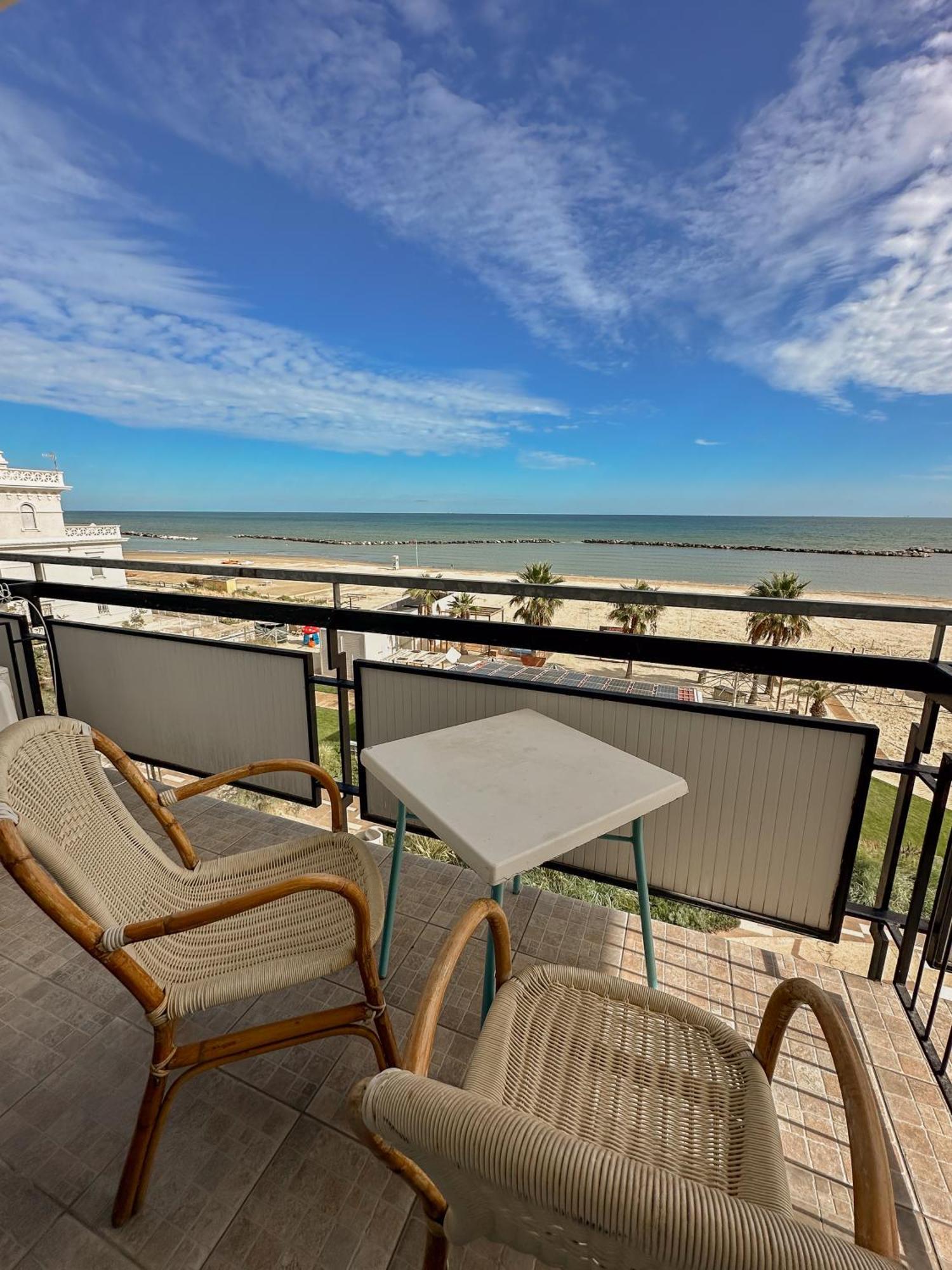 Hotel Re Leone Rimini Exterior photo