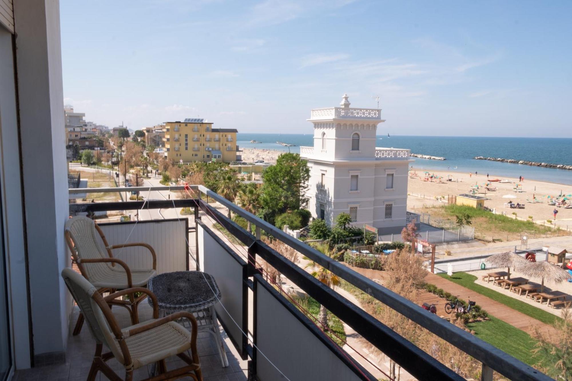 Hotel Re Leone Rimini Exterior photo