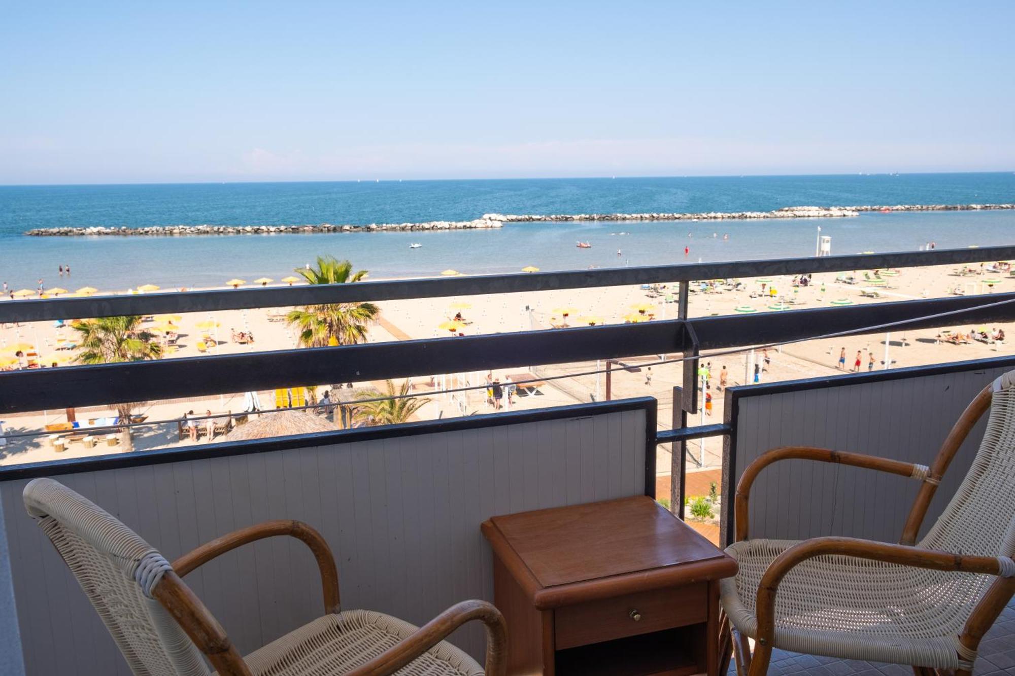 Hotel Re Leone Rimini Exterior photo