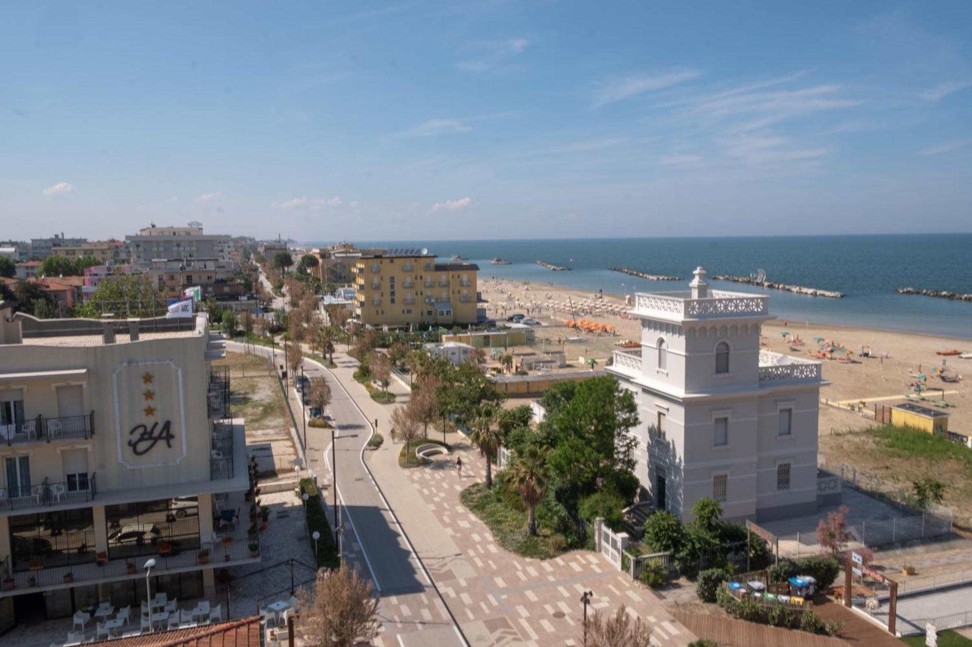 Hotel Re Leone Rimini Exterior photo