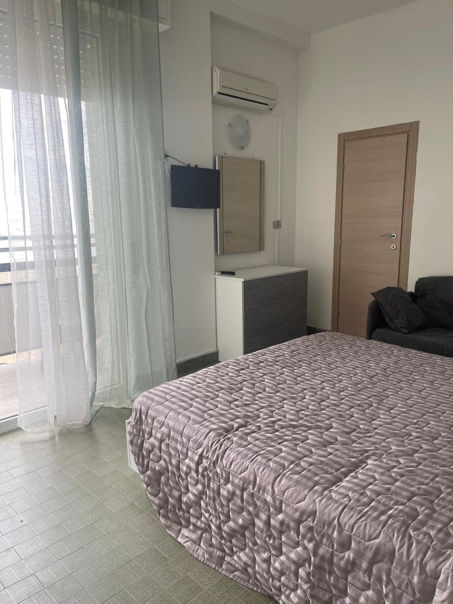 Hotel Re Leone Rimini Exterior photo